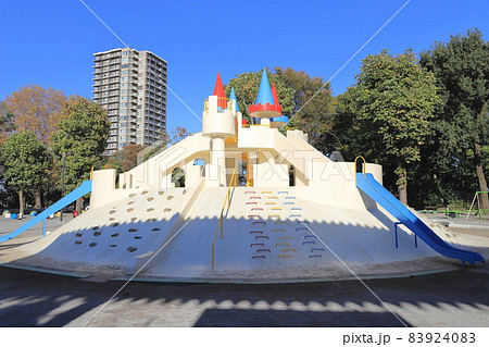 飛鳥山公園　遊具広場の大きなすべり台　北区王子 83924083