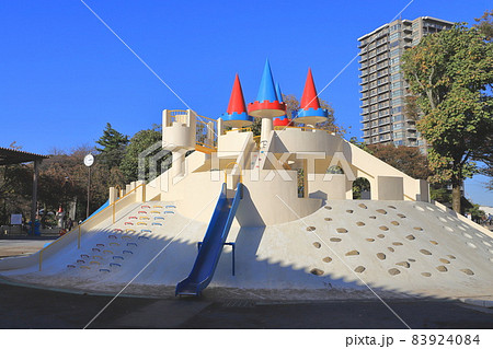 飛鳥山公園 遊具広場の大きなすべり台 北区王子 飛鳥山公園 遊具広場の大きなすべり台 北区王子 83924084