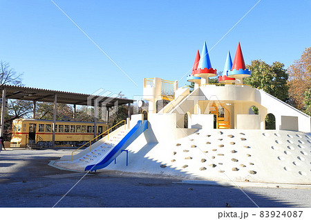 飛鳥山公園 遊具広場の大きなすべり台 北区王子 飛鳥山公園 遊具広場の大きなすべり台 北区王子 83924087