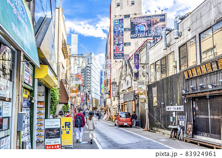 東京の都市風景　吉祥寺駅 83924961