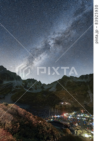 涸沢カール紅葉と天の川 83925930