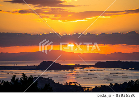 日本三景・松島　西行戻しの松公園から見る日の出（宮城県松島町） 83926530