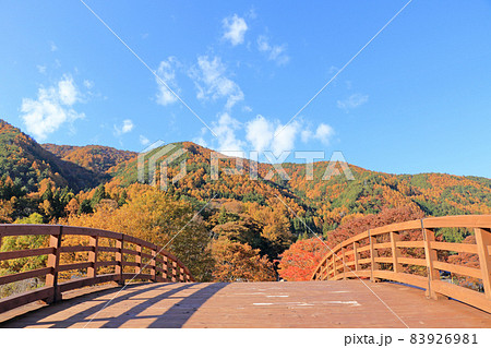 木曽の大橋　秋の中山道奈良井宿 83926981