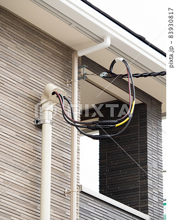 住宅への電線の引き込み 83930817