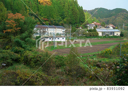 【廃校】旧東城町立菅竹小学校の全景　広島県庄原市 83931092
