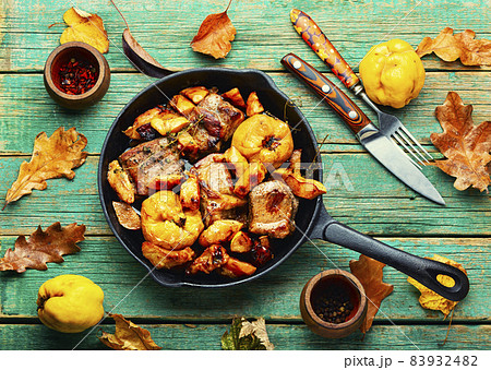Stewed meat in quince sauce Stewed meat in quince sauce 83932482