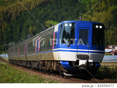特急スーパーはくと 83936477