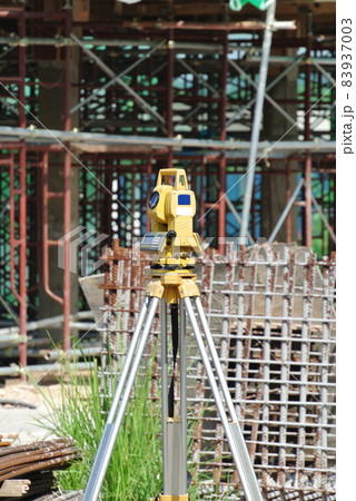 SELANGOR, MALAYSIA -NOVEMBER 24, 2015: Theodolite is the survey equipment used by surveyor at the construction site. 83937003