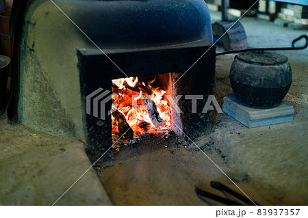 重要文化財　旧高橋家住宅　釜戸の炎 83937357