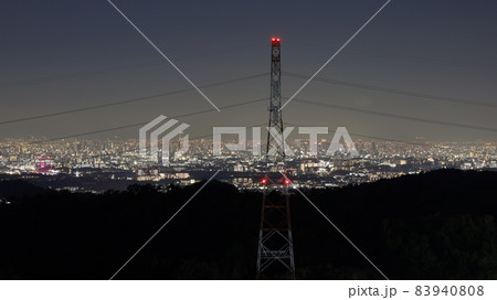 千提寺PA展望台から見た大阪・梅田の高層ビル群やあべのハルカスなどの大阪夜景 千提寺PA展望台から見た大阪・梅田の高層ビル群やあべのハルカスなどの大阪夜景 83940808