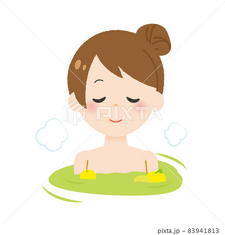 柚子湯につかる女性 83941813