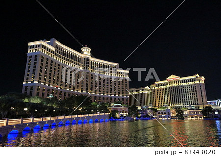 ラスベガス　ベラージオホテルの夜景 83943020