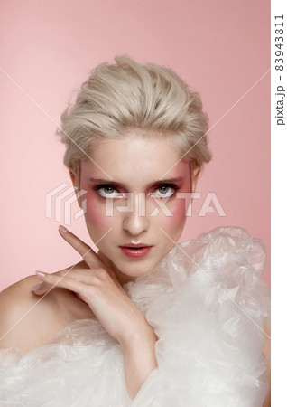 Face woman blonde hair naturalmake up, clear skin. Beauty portret 83943811