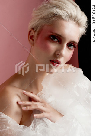 Face woman blonde hair naturalmake up, clear skin. Beauty portret 83943812