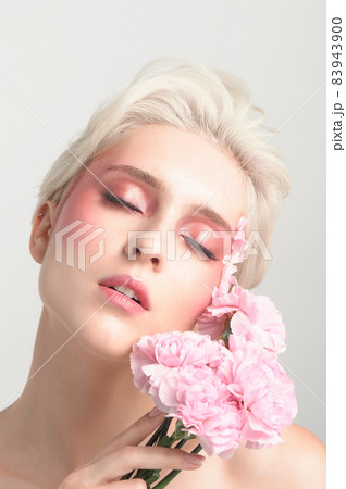 Face woman blonde hair naturalmake up, clear skin. Beauty portret Face woman blonde hair naturalmake up, clear skin. Beauty portret 83943900
