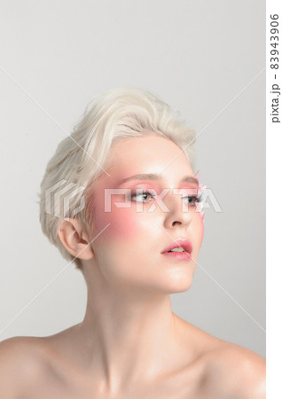 Face woman blonde hair naturalmake up, clear skin. Beauty portret 83943906