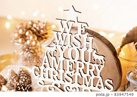 WE WISH YOU A MERRY CHRISTMAS クルスマスキャロルタイポグラフィ 83947549