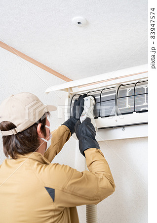 クリーニング業者によるエアコンクリーニング クリーニング業者によるエアコンクリーニング 83947574