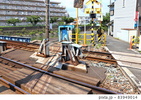 名鉄の珍百景 水没確定 堤防より低い線路 （呼続駅北の陸閘門） 83949014