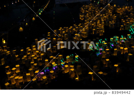 池にミニエルイーデイ電球載せた船浮かべるイベント 池にミニエルイーデイ電球載せた船浮かべるイベント 83949442