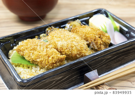 美味しいカキフライとカキ飯弁当 美味しいカキフライとカキ飯弁当 83949935