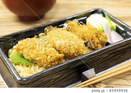 美味しい牡蠣フライとカキ飯弁当 83949936