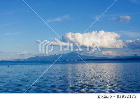 中海から大山方面を望む　晴れた日の秋風景 83952175