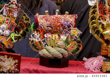 酉の市　熊手　商売繁盛　色鮮やか　神社 83953365