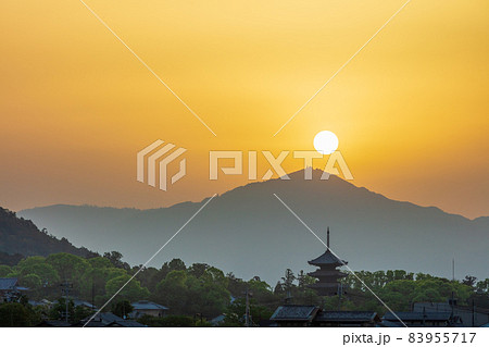 塔のある風景 塔のある風景 83955717