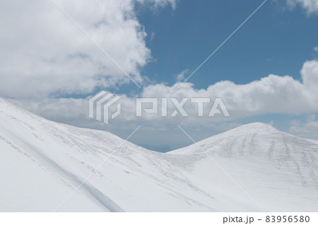 雪山 83956580