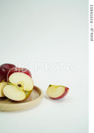 リンゴ りんご フルーツ 83956803