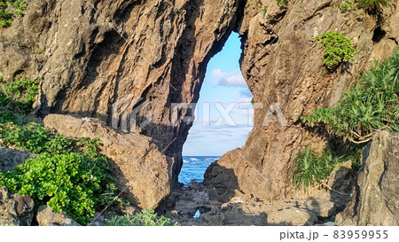 久米島　ミーフガーから東シナ海を望む 83959955