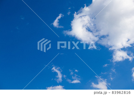 【自然】青い空と白い雲【風景】 【自然】青い空と白い雲【風景】 83962816