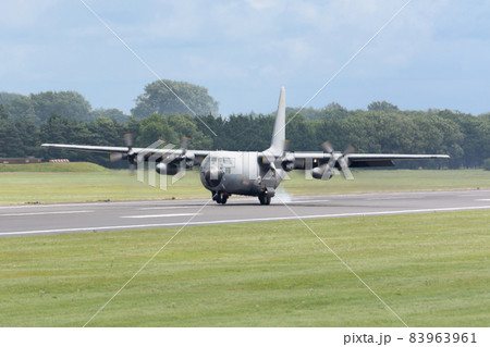 スペイン空軍C-130Hハーキュリーズ着陸 スペイン空軍C-130Hハーキュリーズ着陸 83963961