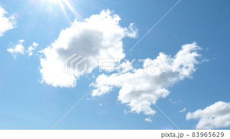 青空と雲 83965629