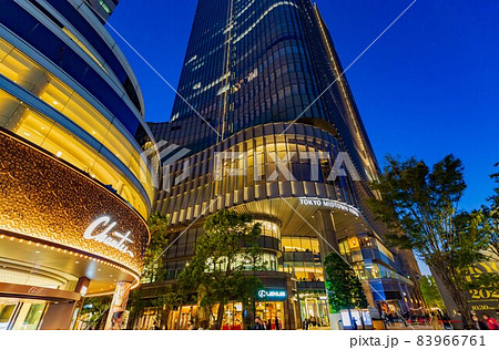 東京 千代田区の都市風景 東京ミッドタウン日比谷の夜景 東京 千代田区の都市風景 東京ミッドタウン日比谷の夜景 83966761