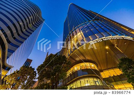 東京　千代田区の都市風景　東京ミッドタウン日比谷の夜景 83966774