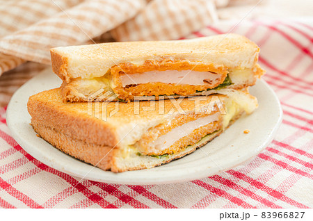 手作りのホットサンド 83966827