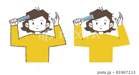 寝癖を直している女の人 83967213