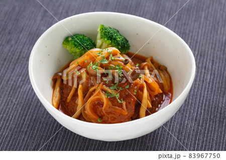 煮込みハンバーグ 83967750