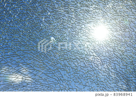 ひび割れたガラス(テクスチャ) ひび割れたガラス(テクスチャ) 83968941