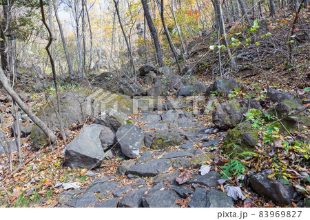 妙義山 中之嶽神社から見晴台への登山道 妙義山 中之嶽神社から見晴台への登山道 83969827