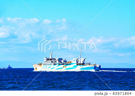 伊良湖港を出る伊勢湾フェリーの風景 伊良湖港を出る伊勢湾フェリーの風景 83971804