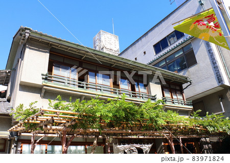 船橋屋亀戸天神前本店 船橋屋くず餅 東京都江東区亀戸3-2-14 船橋屋亀戸天神前本店 船橋屋くず餅 東京都江東区亀戸3-2-14 83971824