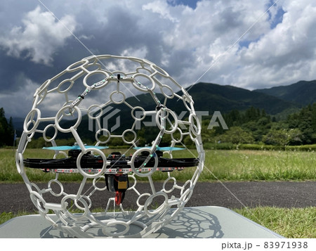 ドローンサッカーの機体と自然 ドローンサッカーの機体と自然 83971938