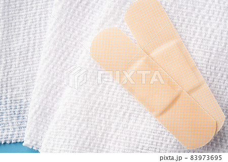 絆創膏と包帯の写真素材