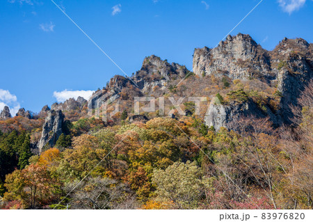 秋の妙義山 中之嶽の奇岩群 秋の妙義山 中之嶽の奇岩群 83976820