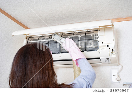 主婦のエアコン清掃 83976947