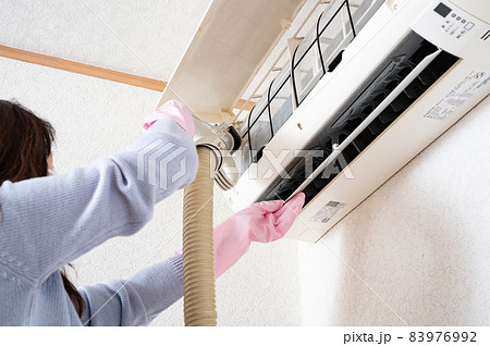 主婦のエアコン清掃 83976992