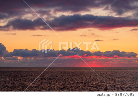 Beautiful sunset seascape Beautiful sunset seascape 83977695